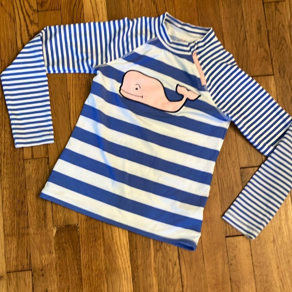 Bathing suit top Girls vineyard vines. Long sleeve girls size Large(10/12)
